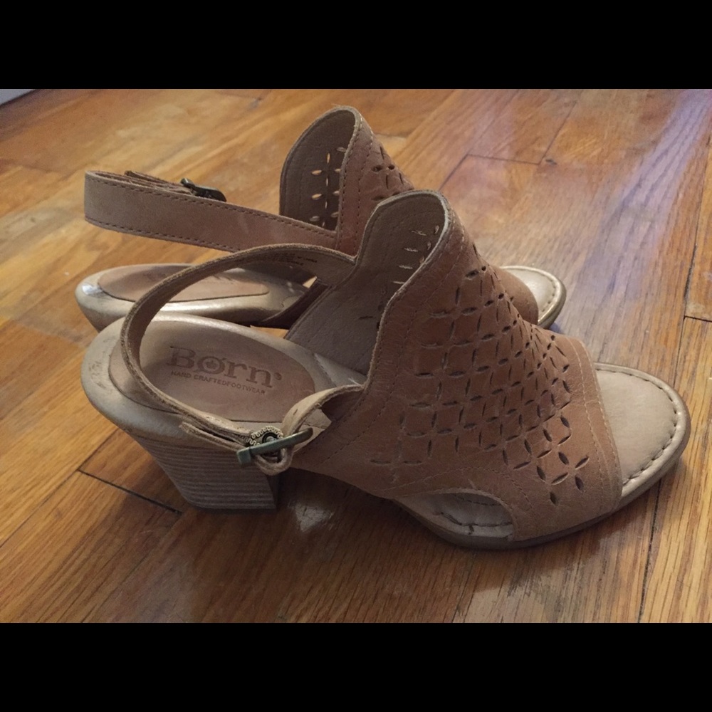Born eyelet leather sandal heels size 6.5
